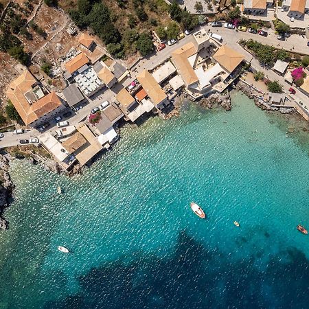 Trapela Limeni Luxury Suites Exterior foto