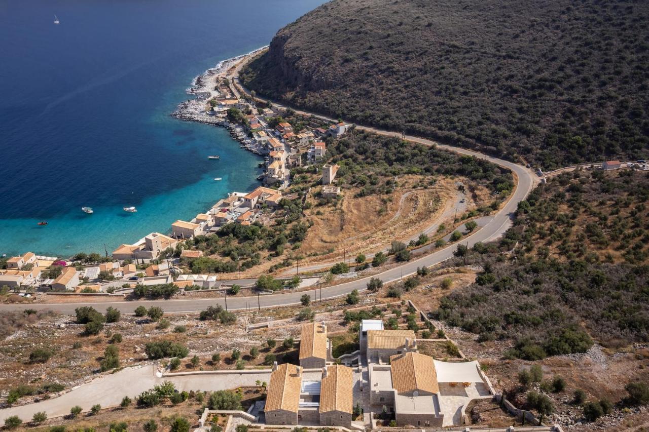 Trapela Limeni Luxury Suites Exterior foto