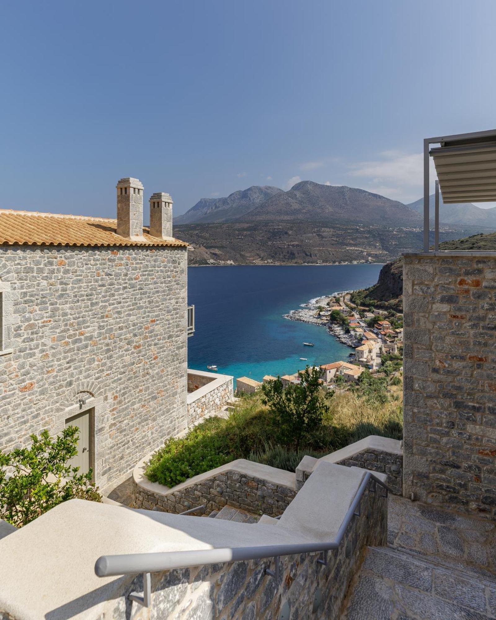 Trapela Limeni Luxury Suites Exterior foto