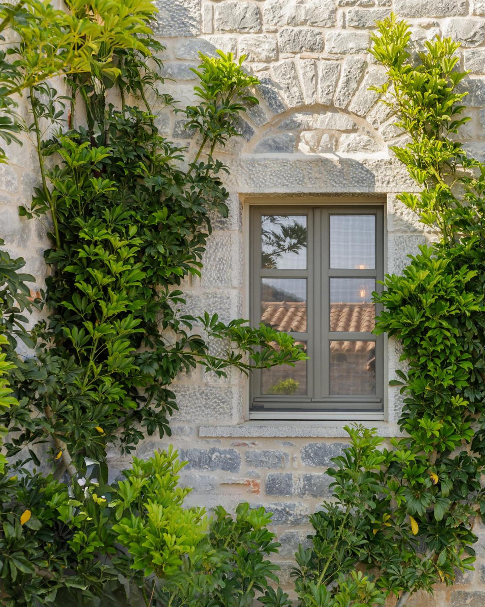 Trapela Limeni Luxury Suites Exterior foto