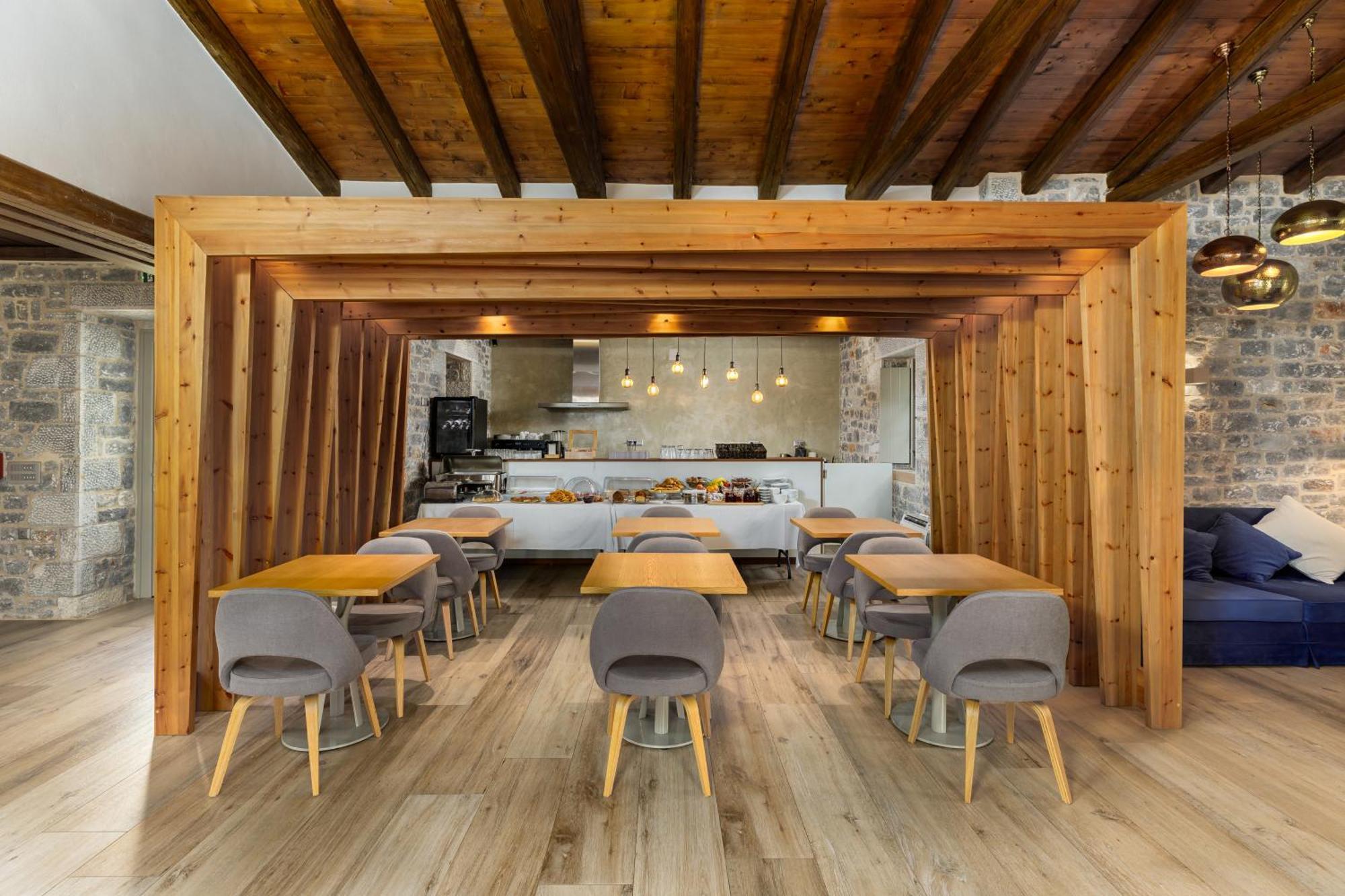 Trapela Limeni Luxury Suites Exterior foto