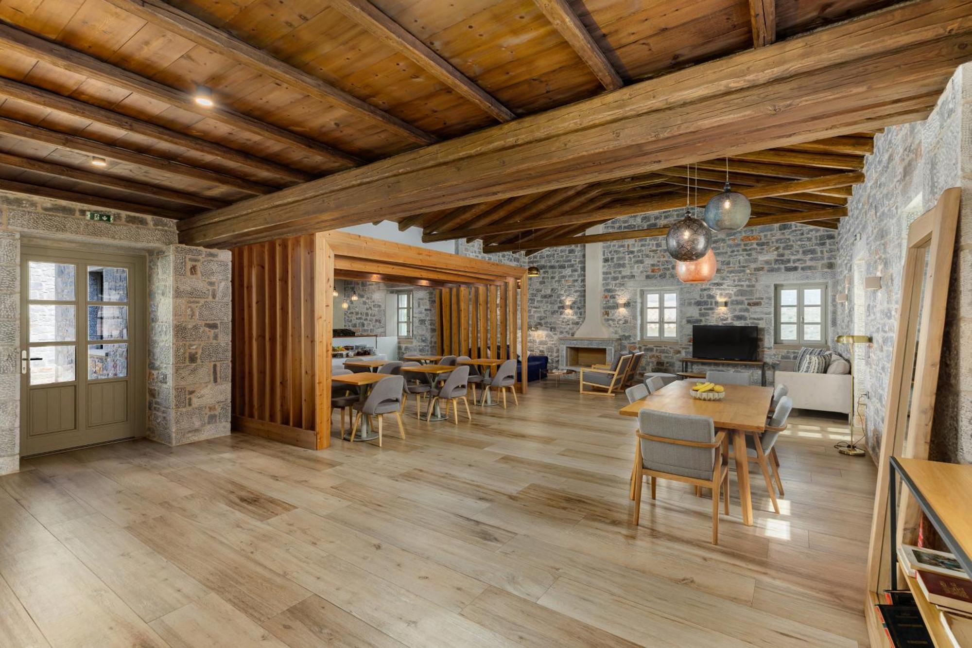Trapela Limeni Luxury Suites Exterior foto