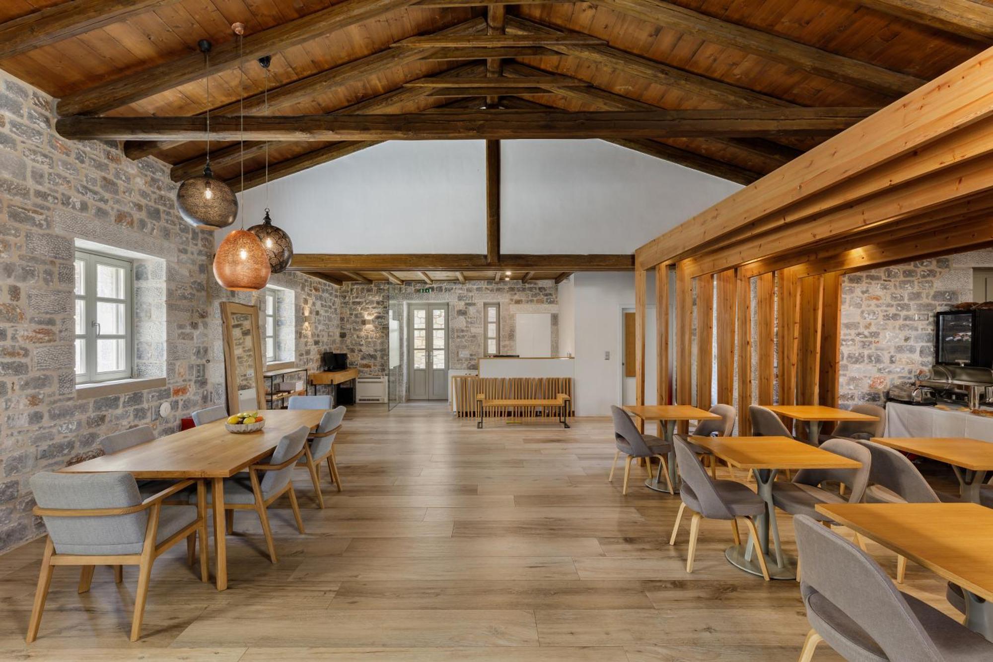 Trapela Limeni Luxury Suites Exterior foto
