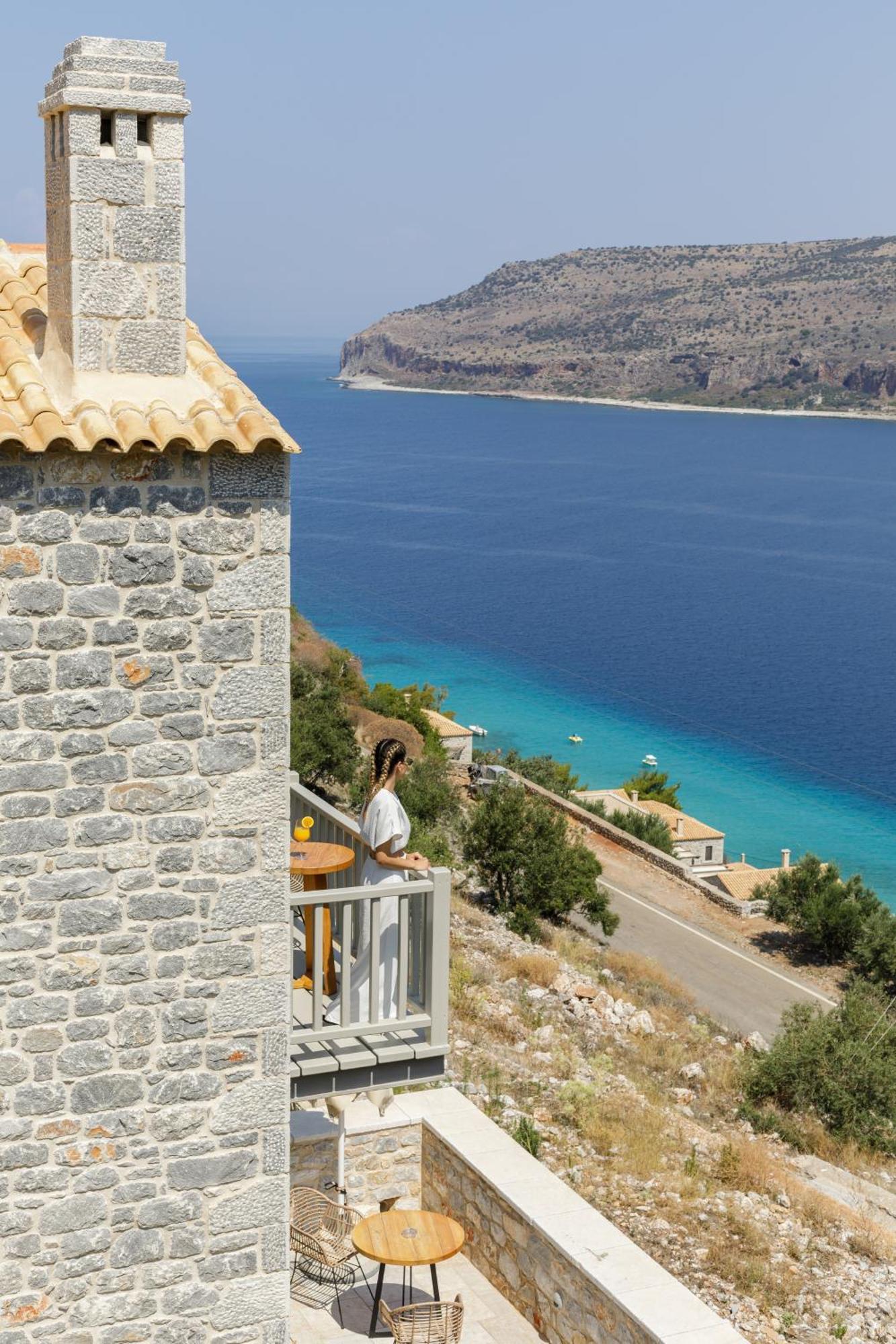 Trapela Limeni Luxury Suites Exterior foto