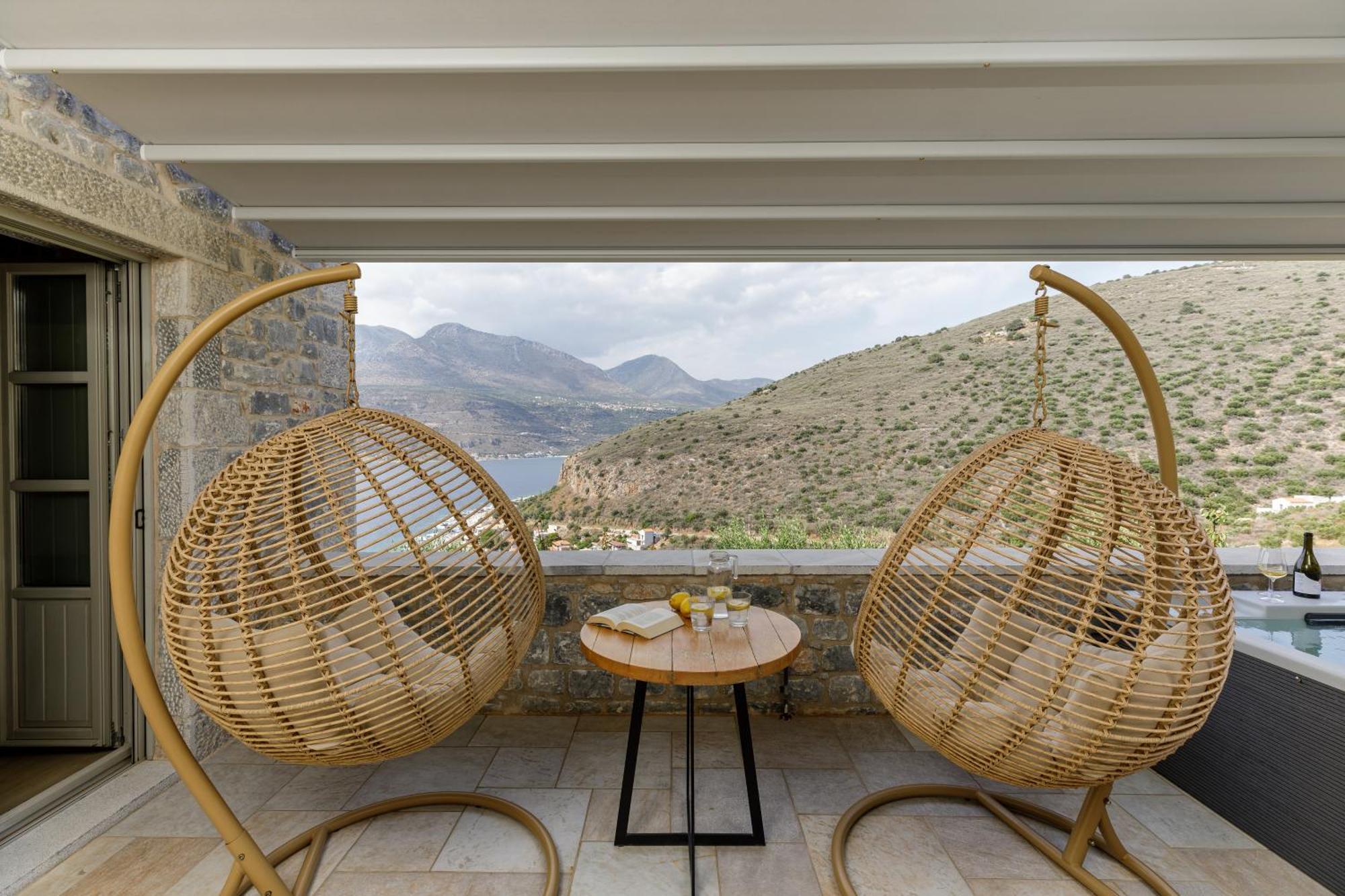 Trapela Limeni Luxury Suites Quarto foto