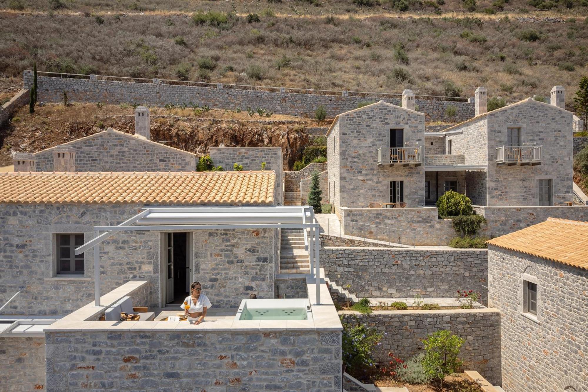 Trapela Limeni Luxury Suites Quarto foto